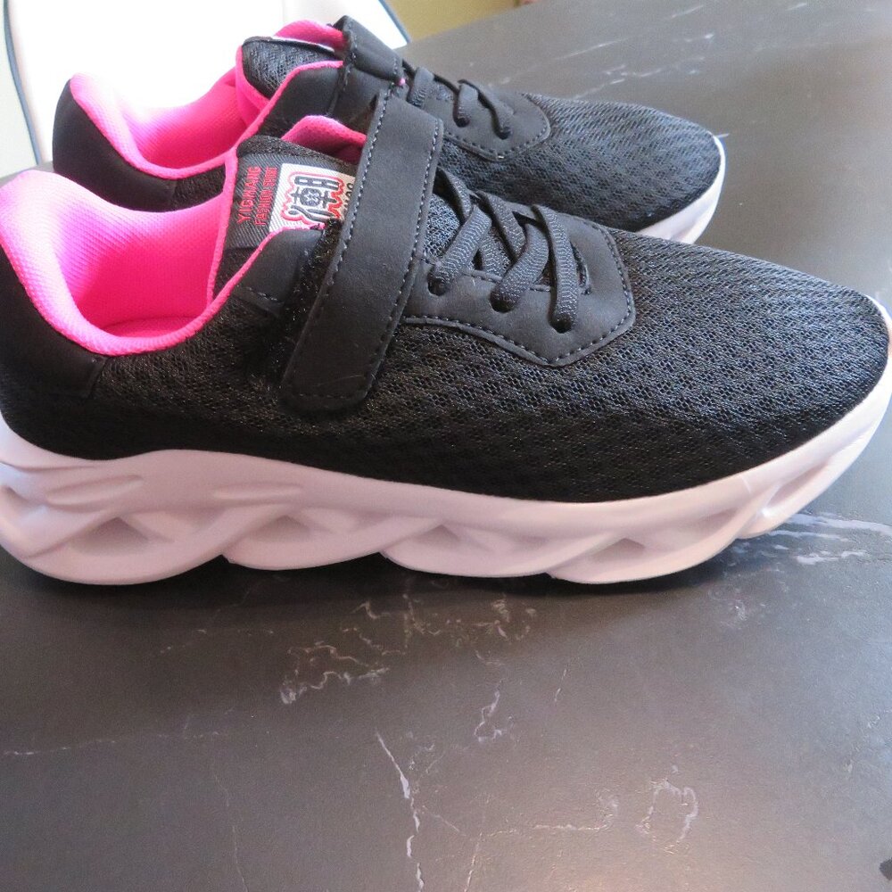 JNSQ Children's Lightweight Breathable Sports Shoes, Solid Color size 6.5/EU 39